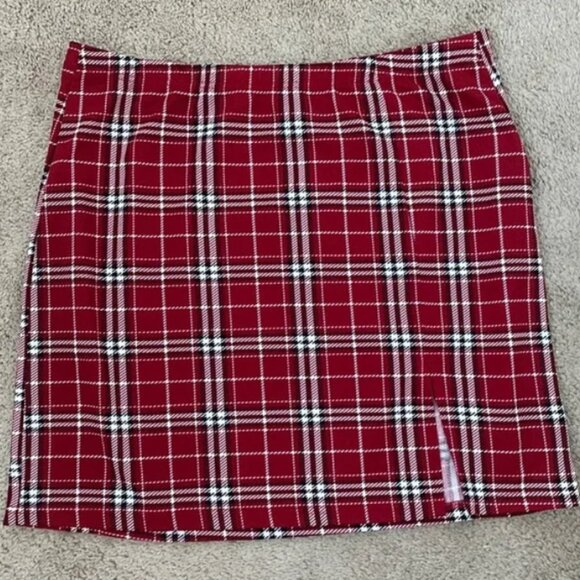 SHEIN Red Checkered Black Plaid Mini Skirt Size 2XL - Picture 1 of 2